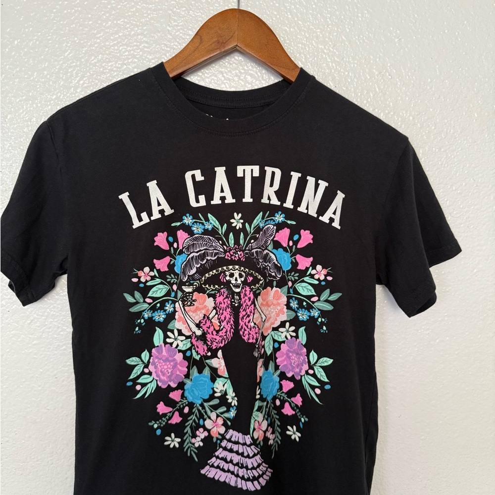 La Catrina Black Graphic Tee - Short Sleeve Size M